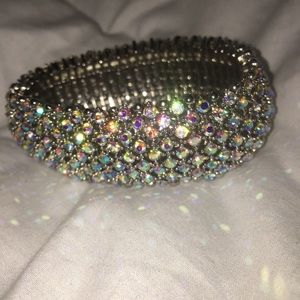 Iridescent stretch bracelet